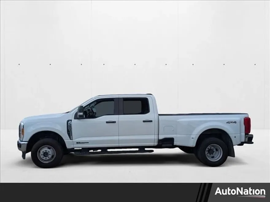 2023 Ford F-350 XL photo 1