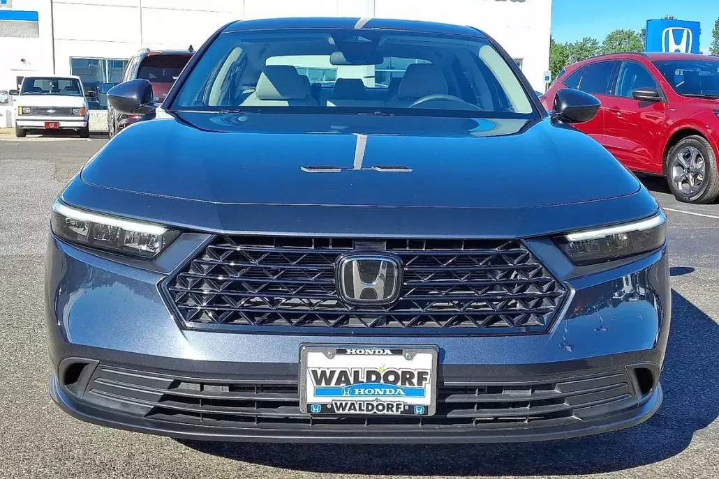 2025 Honda Accord LX photo 1