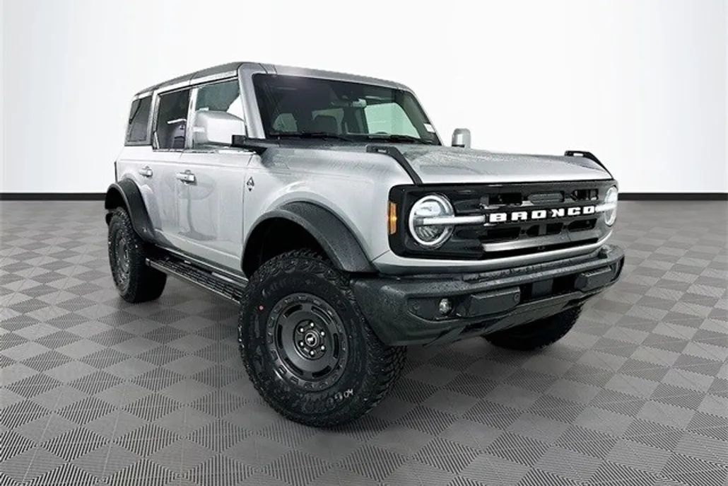 2024 Ford Bronco Outer Banks photo 1