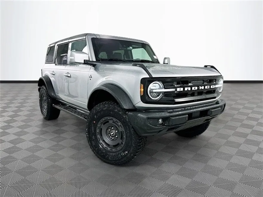 2024 Ford Bronco Outer Banks photo 1
