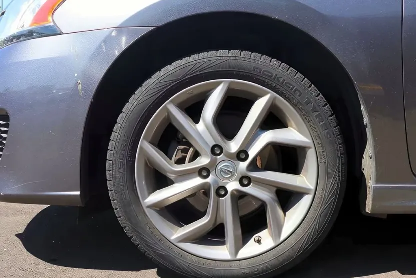 2015 Nissan Sentra SR photo 1