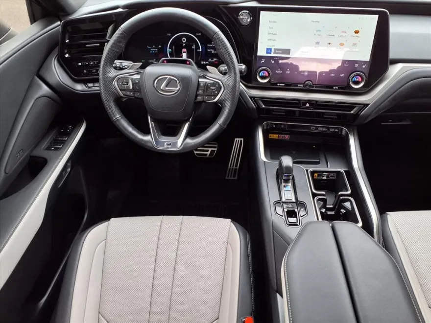 2024 Lexus TX 500h F SPORT photo 1
