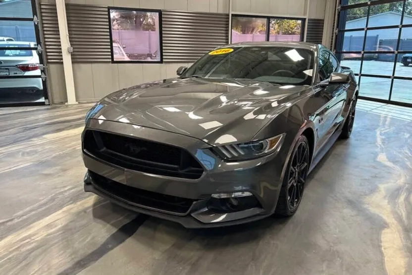 2016 Ford Mustang GT Premium photo 1