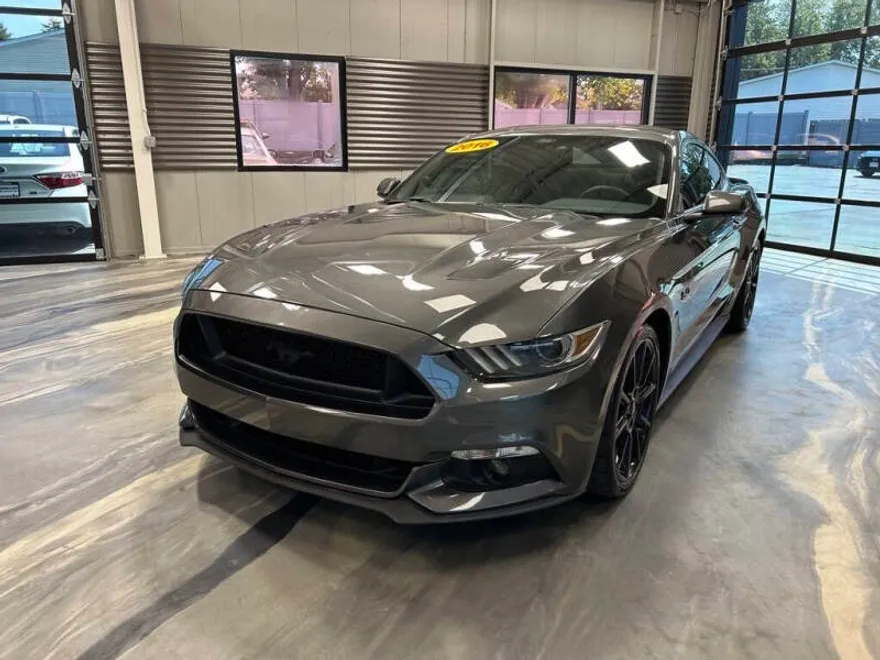 2016 Ford Mustang GT Premium photo 1