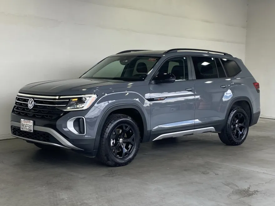 2024 Volkswagen Atlas Peak Edition SE Technology photo 1