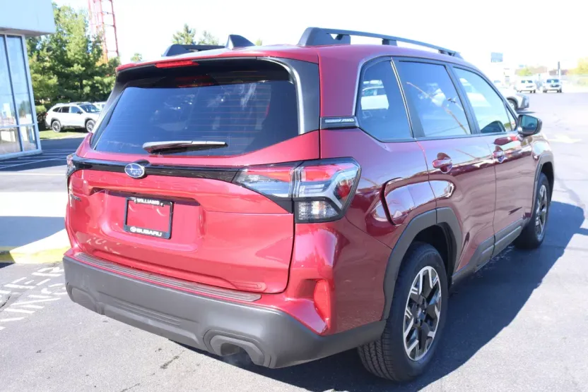 2025 Subaru Forester Premium Base photo 1