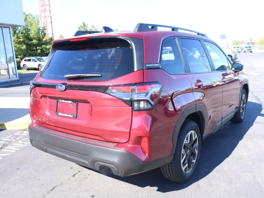 2025 Subaru Forester Premium Base photo 1