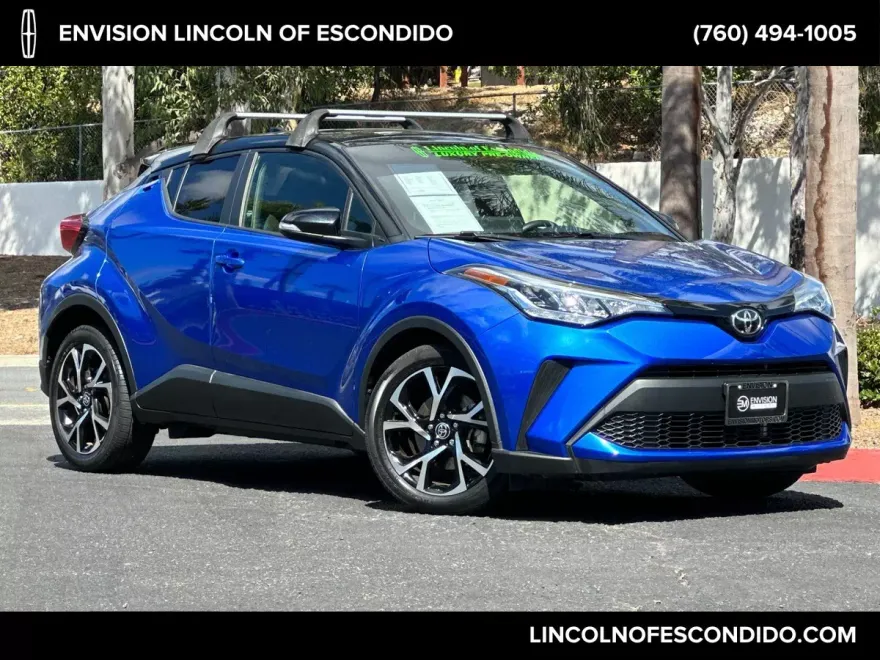 2020 Toyota C-HR XLE photo 1