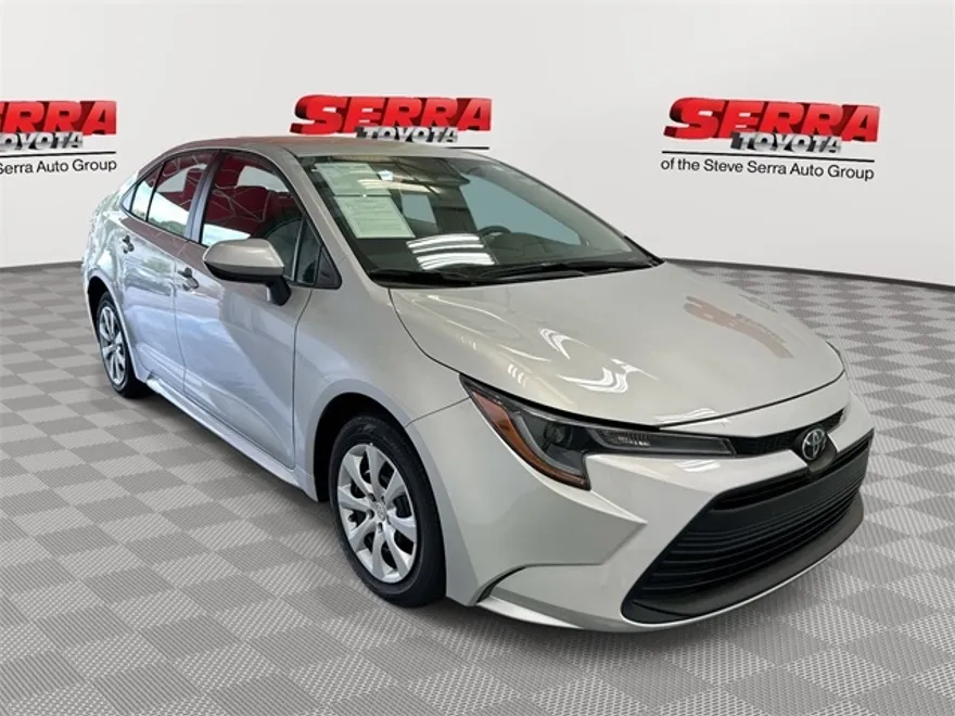 2025 Toyota Corolla LE photo 1