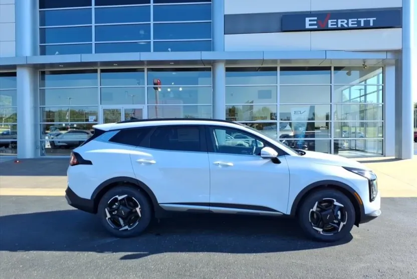 2026 Kia Sportage EX photo 1