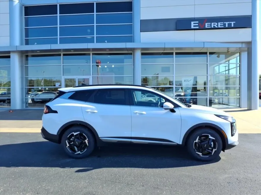 2026 Kia Sportage EX photo 1