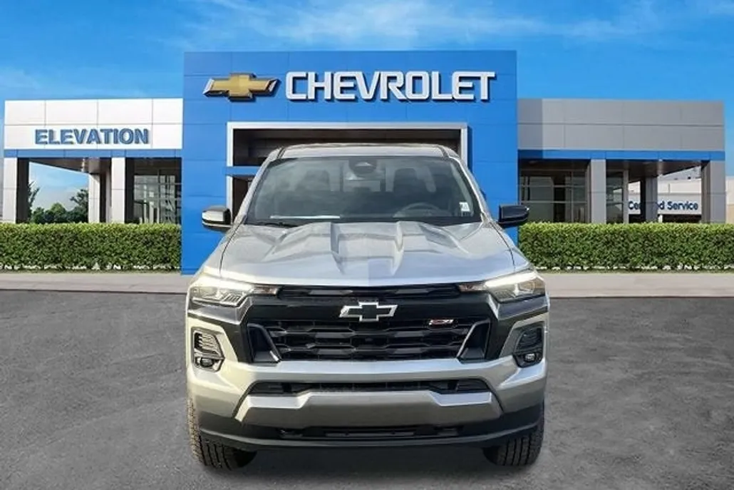 2025 Chevrolet Colorado Z71 photo 1