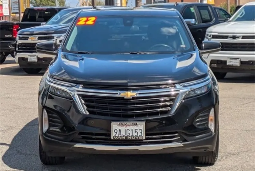 2022 Chevrolet Equinox LT photo 1