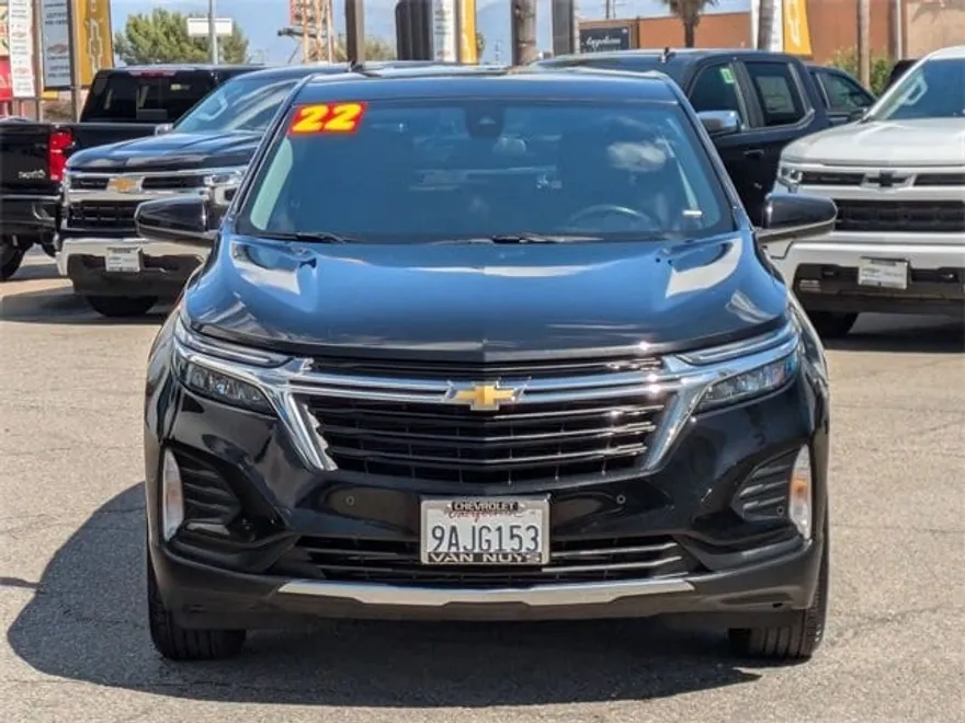 2022 Chevrolet Equinox LT photo 1