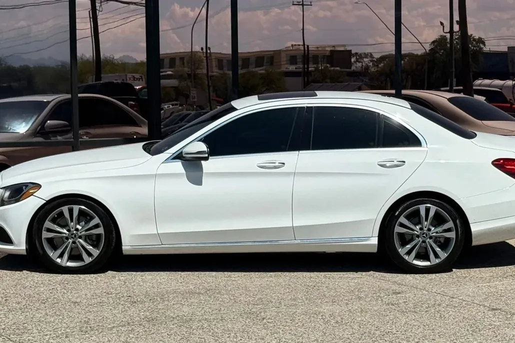 2018 Mercedes Benz C 300 Sedan photo 1