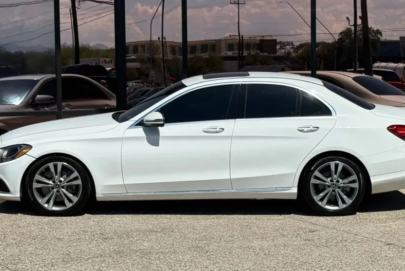 2018 Mercedes Benz C 300 Sedan photo 1