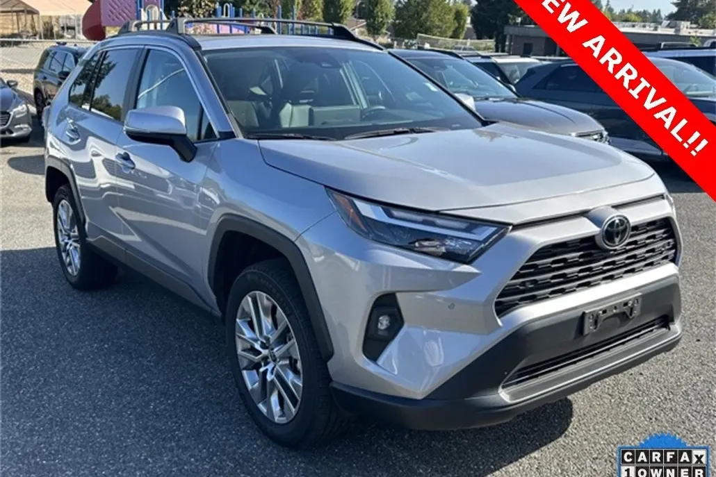 2023 Toyota RAV4 XLE Premium photo 1
