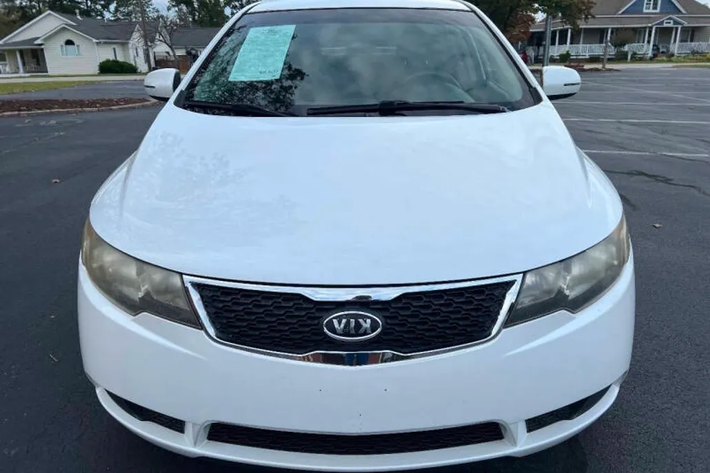 2011 Kia Forte EX photo 1