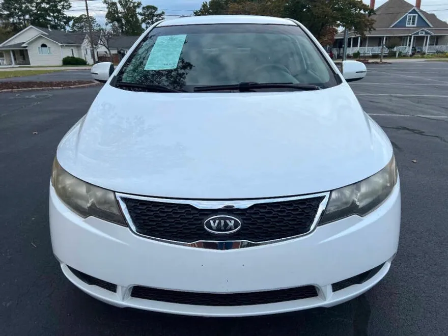 2011 Kia Forte EX photo 1