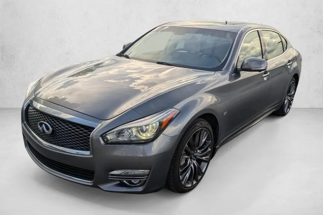 2018 Infiniti Q70L 3.7 Luxe photo 1