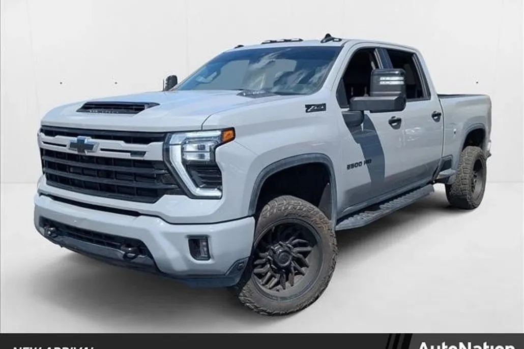 2024 Chevrolet Silverado 2500HD LT photo 1