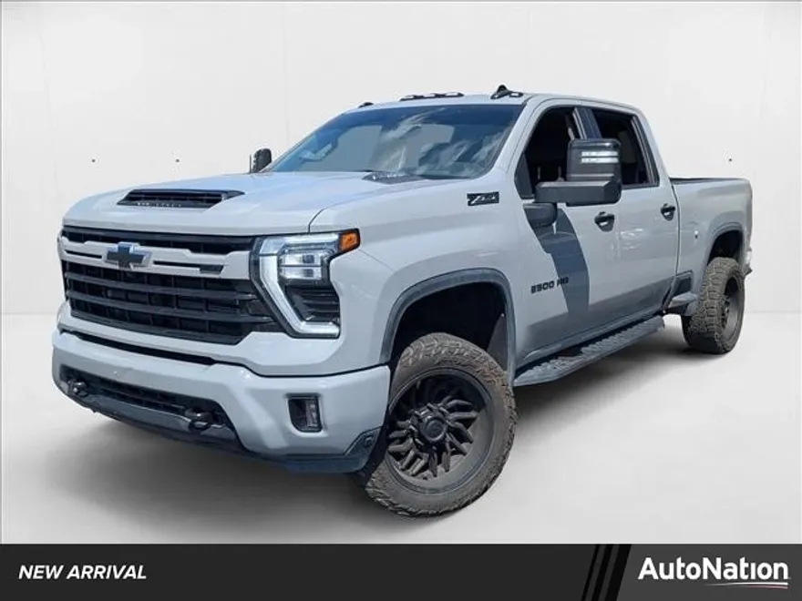 2024 Chevrolet Silverado 2500HD LT photo 1