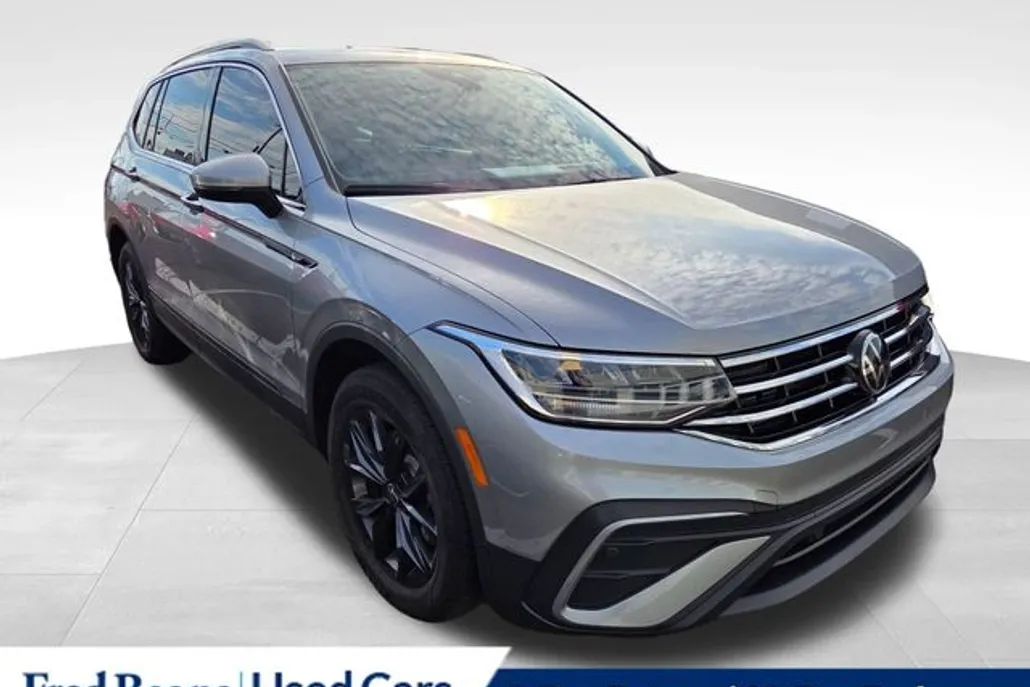 2024 Volkswagen Tiguan SE photo 1