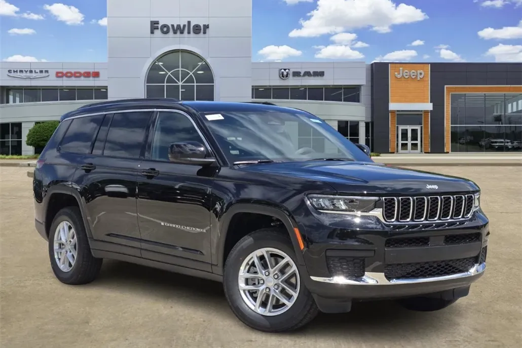 2025 Jeep Grand Cherokee Laredo photo 1