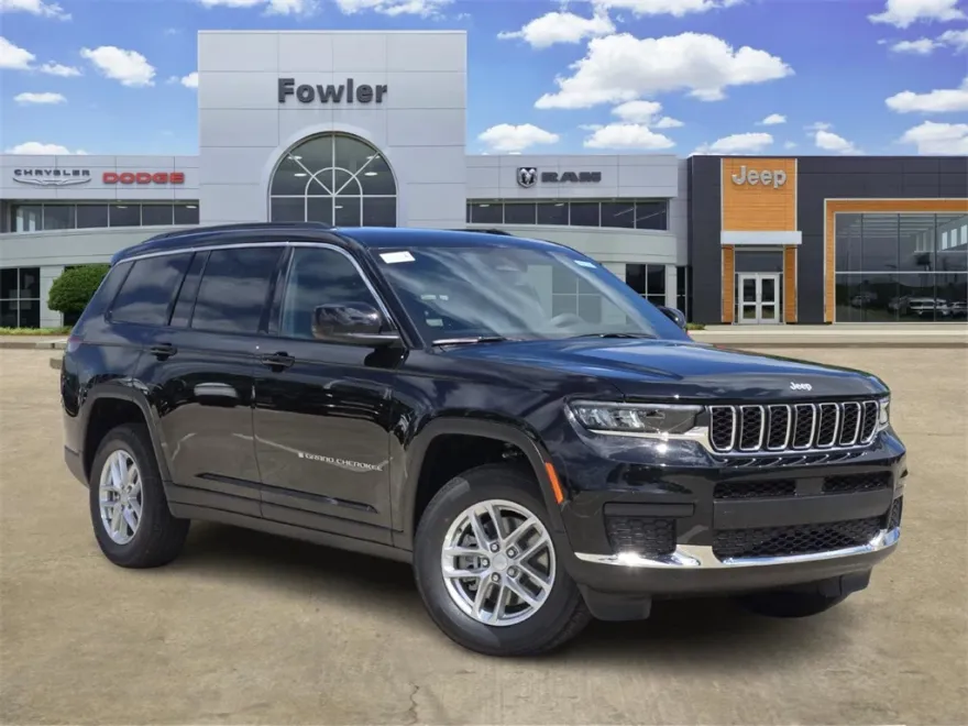 2025 Jeep Grand Cherokee Laredo photo 1
