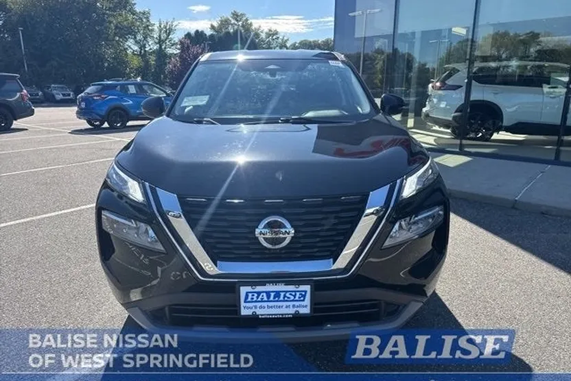2021 Nissan Rogue SV photo 1