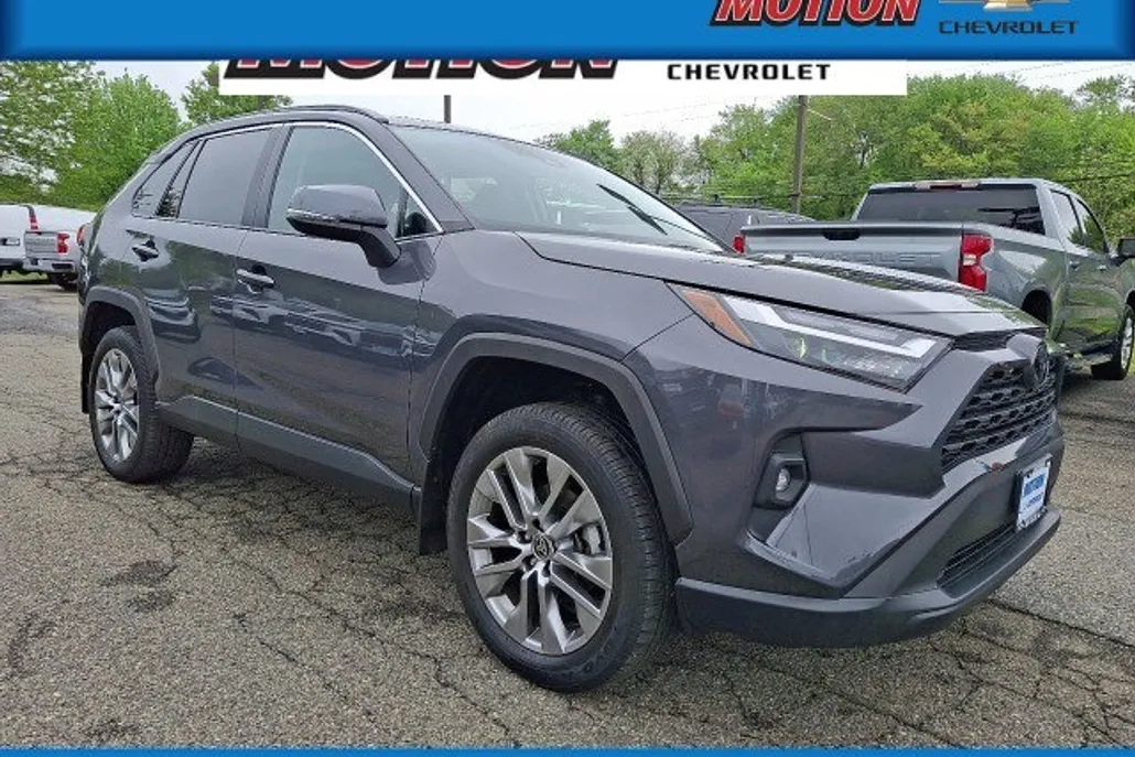 2022 Toyota RAV4 XLE Premium photo 1