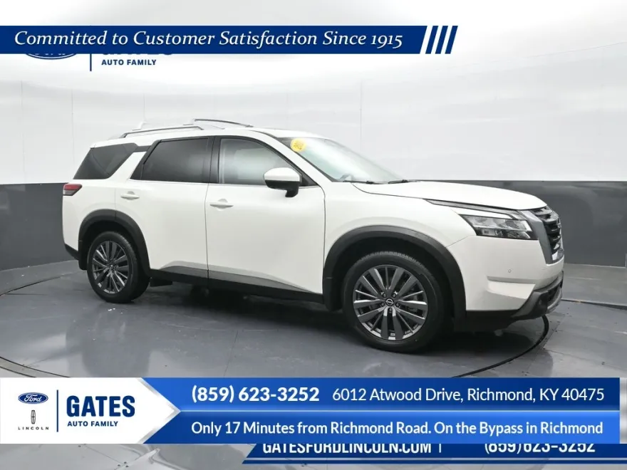 2022 Nissan Pathfinder SL photo 1
