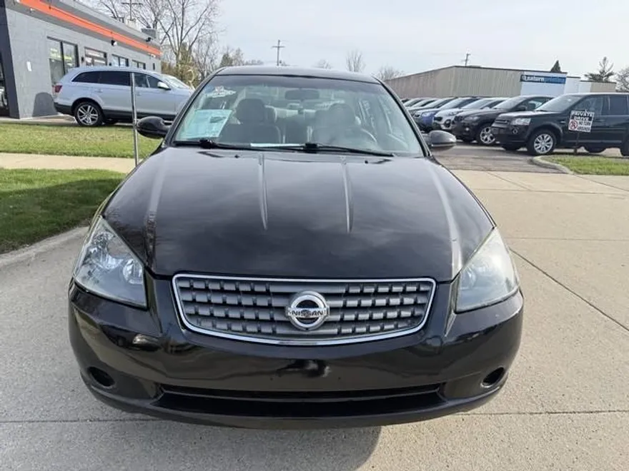 2005 Nissan Altima 2.5 SL photo 1