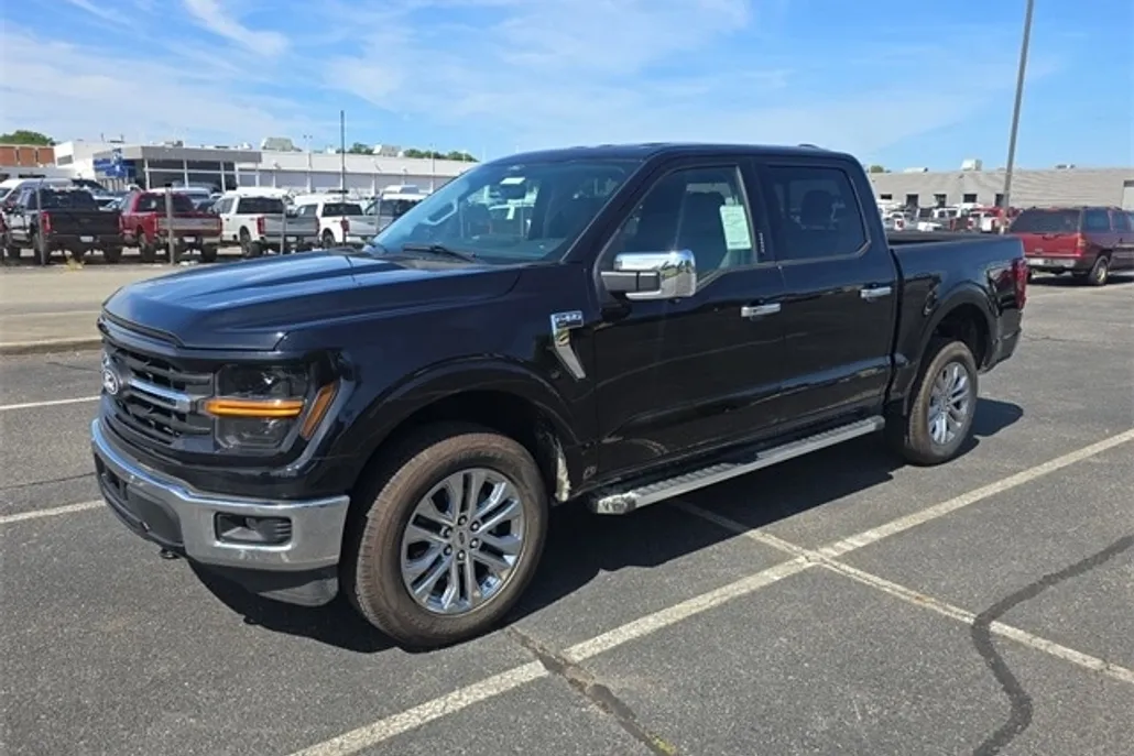 2024 Ford F-150 XLT photo 1