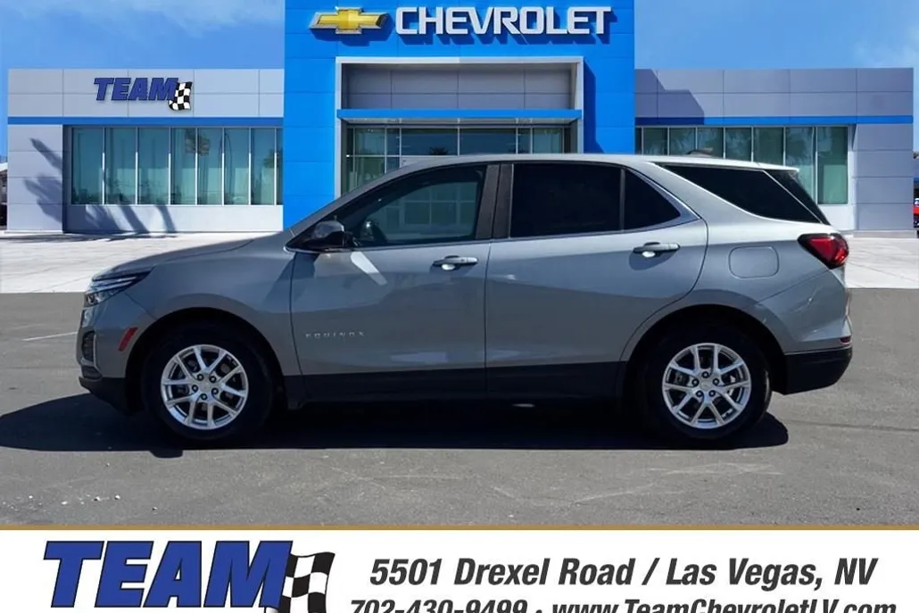 2024 Chevrolet Equinox LT photo 1
