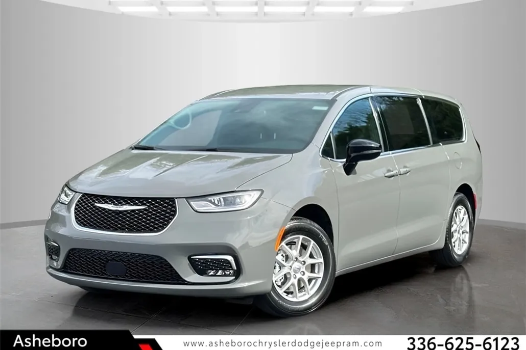 2025 Chrysler Pacifica photo 1