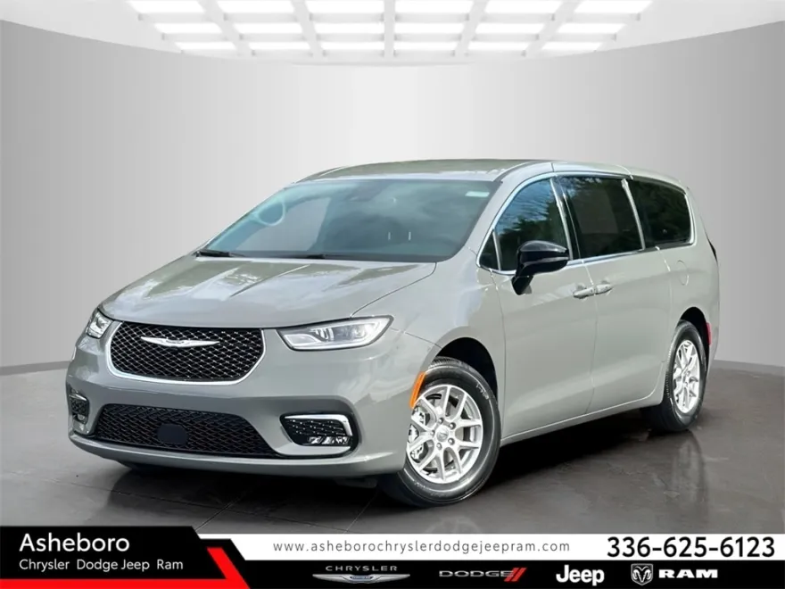 2025 Chrysler Pacifica photo 1