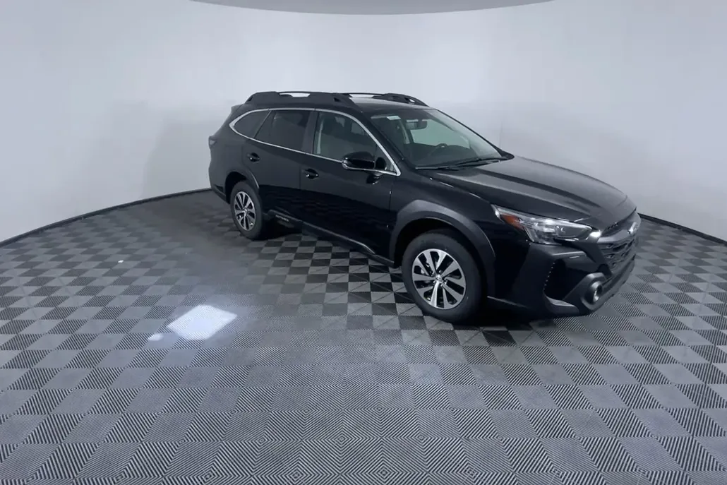 2025 Subaru Outback Premium photo 1