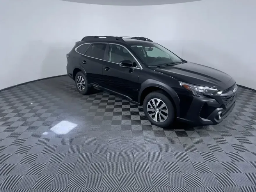 2025 Subaru Outback Premium photo 1
