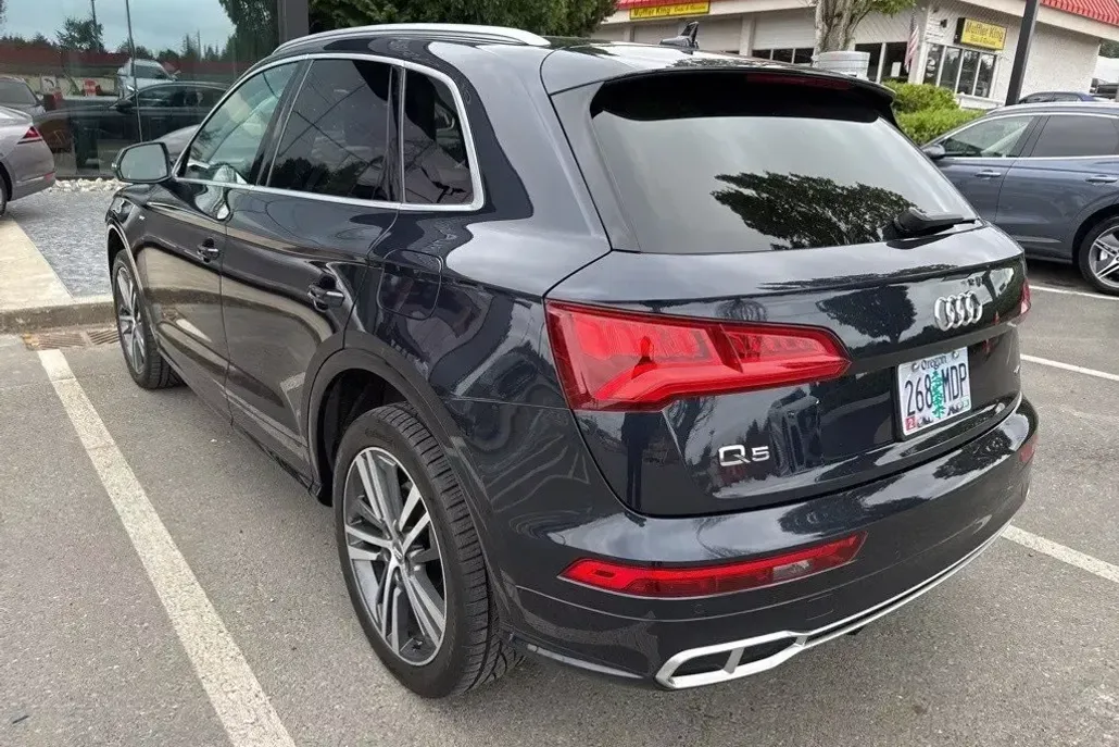 2020 Audi Q5 Premium Plus 55 TFSI e photo 1