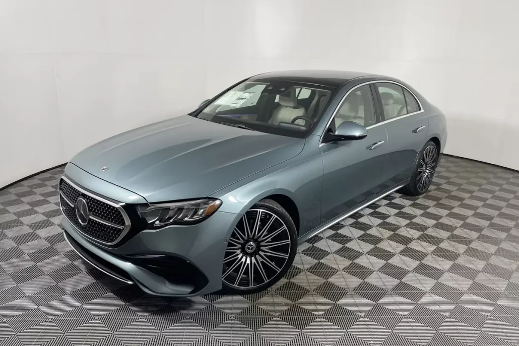 2026 Mercedes Benz E photo 1