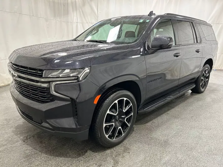 2022 Chevrolet Suburban RST photo 1