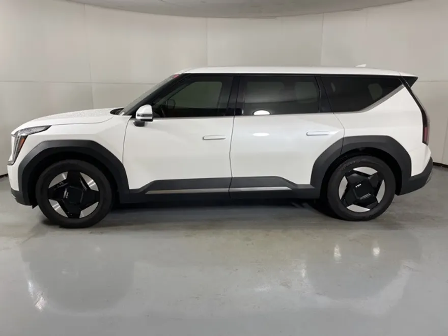 2024 Kia EV9 Light photo 1