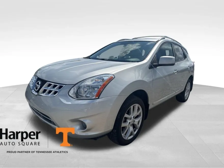 2011 Nissan Rogue SV photo 1