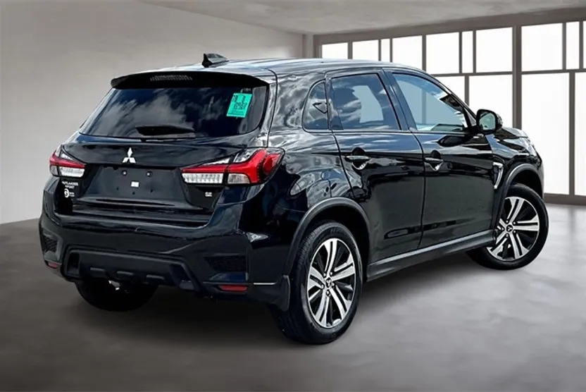 2022 Mitsubishi Outlander Sport SE photo 1
