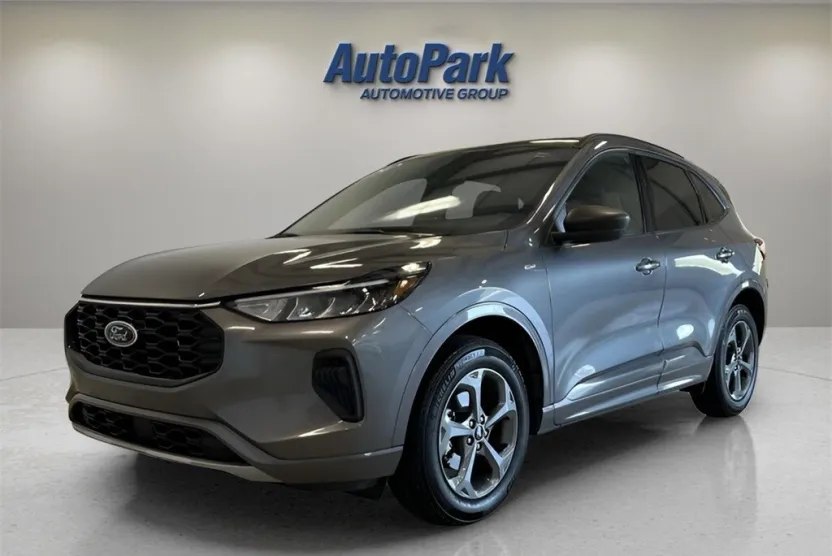 2024 Ford Escape ST-Line photo 1