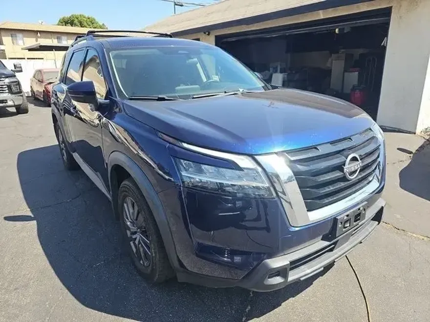 2022 Nissan Pathfinder SV photo 1