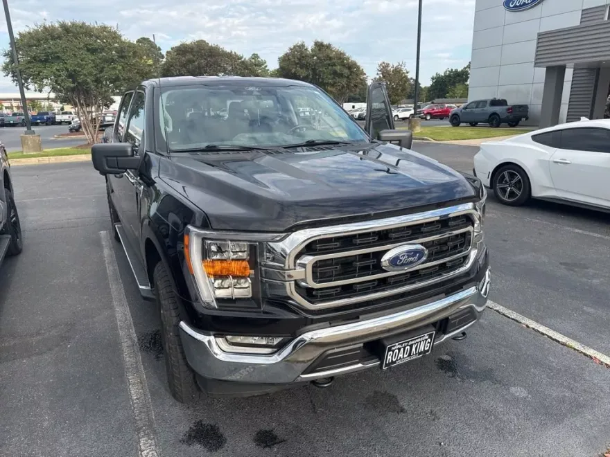 2022 Ford F-150 XLT FX4 photo 1