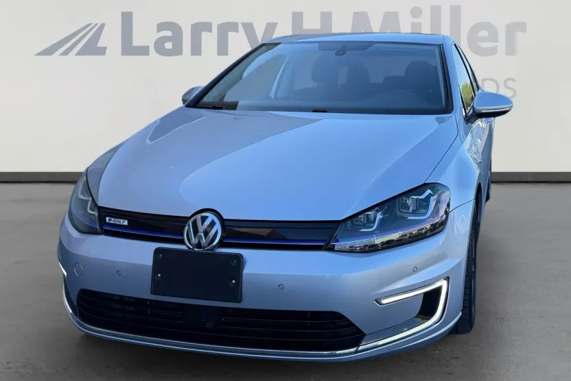 2016 Volkswagen e-Golf SEL Premium photo 1