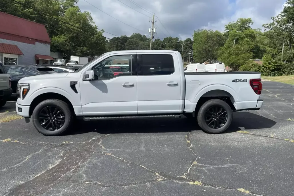 2025 Ford F-150 Lariat photo 1